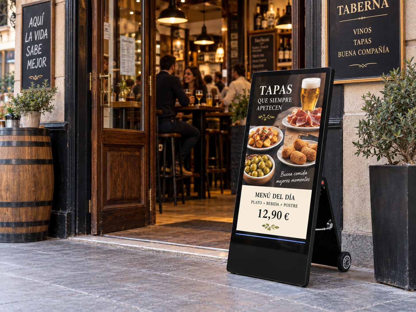 Tótem con batería en terraza de restaurante