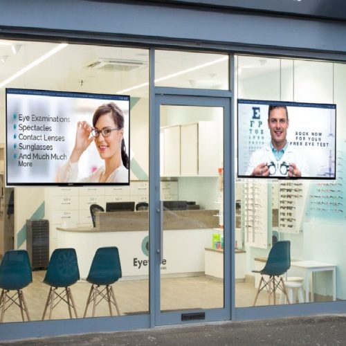 pantallas escaparates yovisual